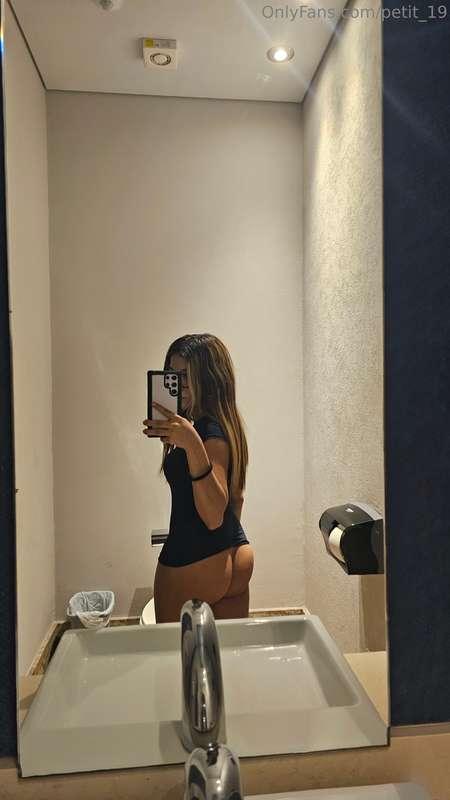 Woks bathroom 🍑