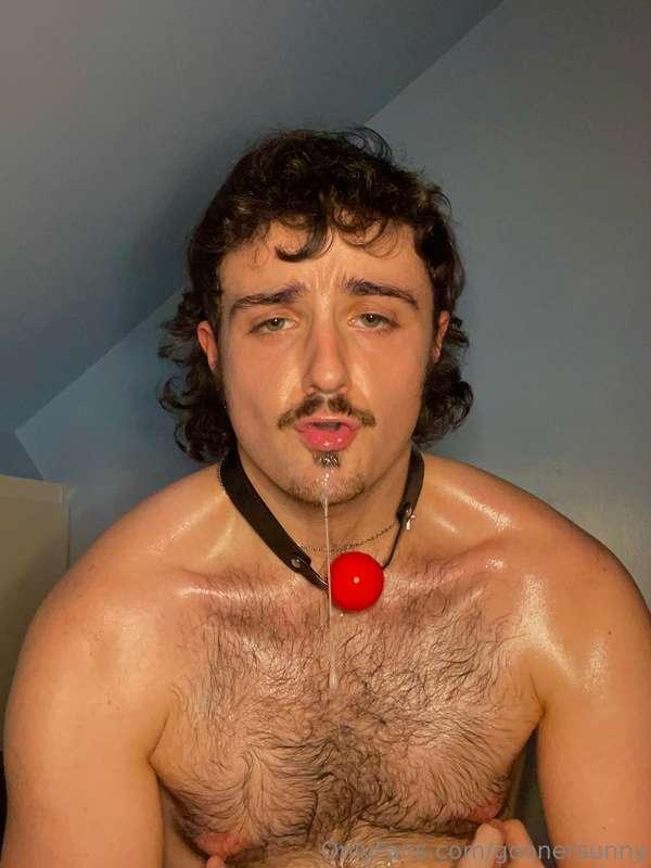 Stills of my stoopid blissed out gooner face mid nipple bati..