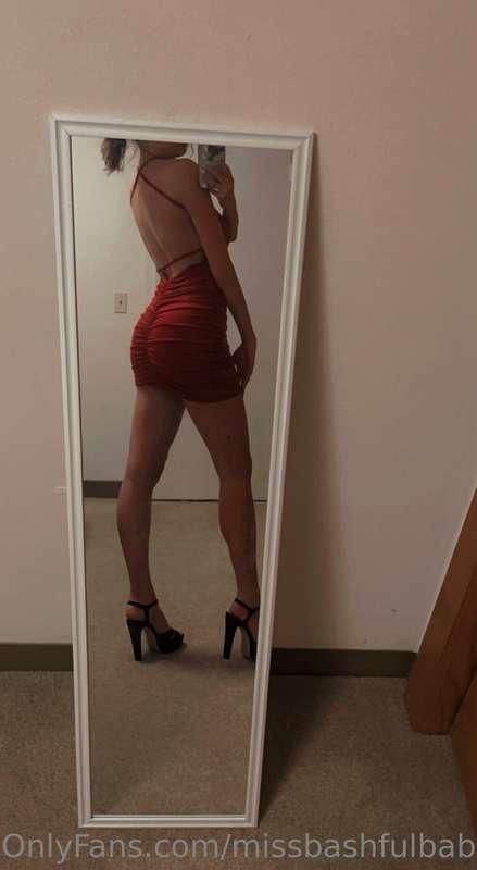 keep swiping to peek under the dress 🙈