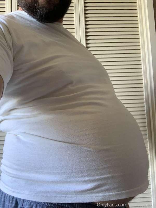 Feeling fat today. Peekaboo belly is also helping with that ..