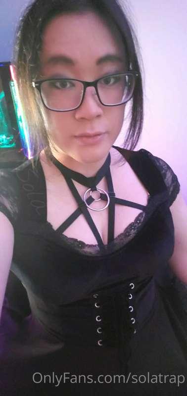 Suddenly cleavage 👀