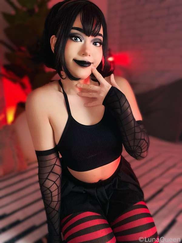 Ahem . BLEH Bleh Bleeeeh I forgot to post my Cosplay pic when I was online ! 🧛‍♀️ 

Mavis Dracula , at your service ~ 🦇 🩸 