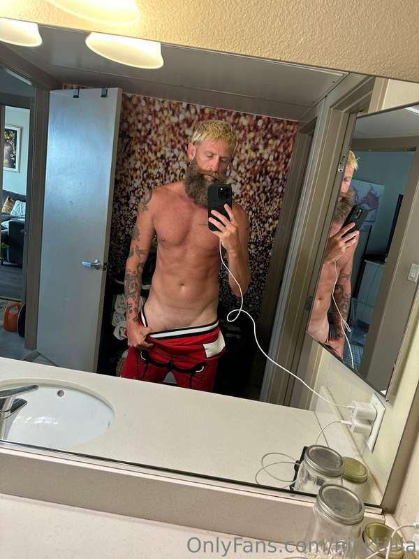 Hi 😏