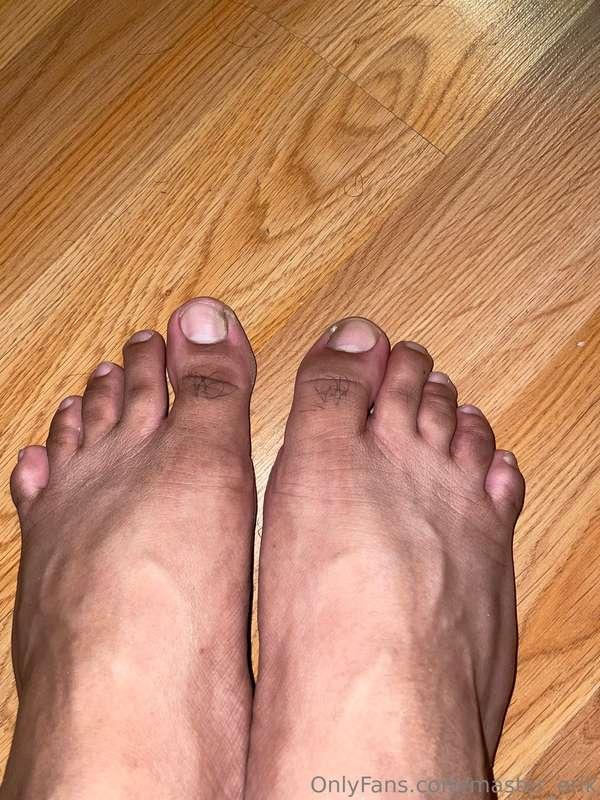 Someone requested more toes  Now say you’re welcome and tip ..