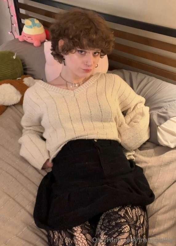 Swipe to see me get more and more naked ;) 