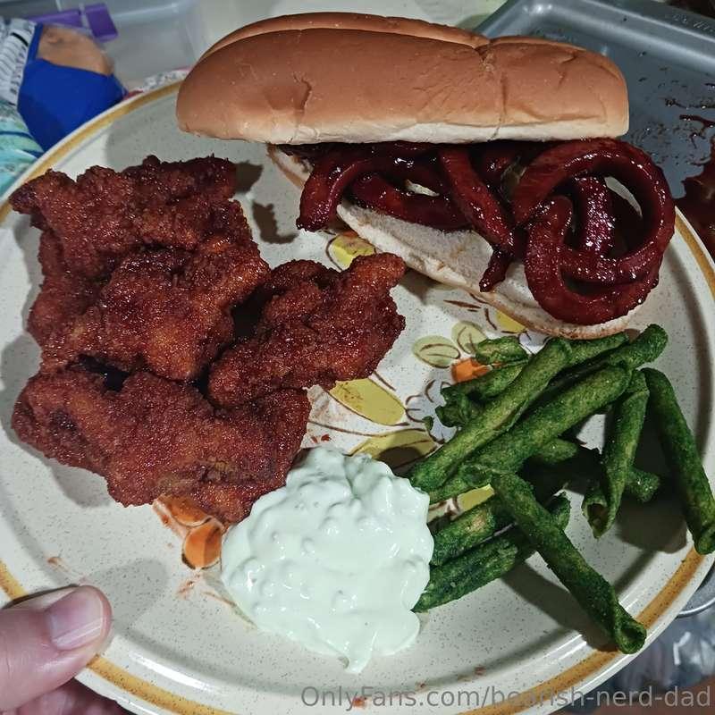 Bl00dy worm sandwich, bat chunks, witch's skin and swamp dip..