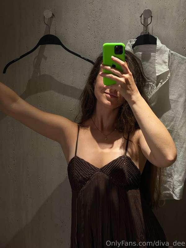 Spending my evening at the mall… 