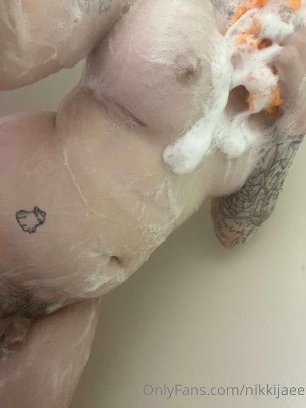 nikkijaee image #3
