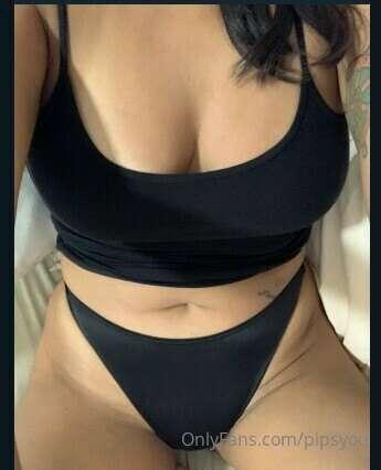 🔝Custom content creator 🎬
         Nice😇and playful😈 
***You..