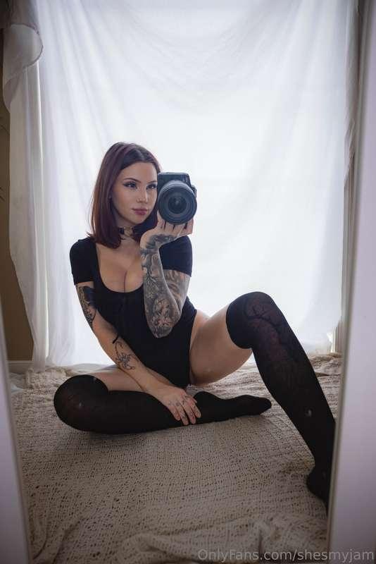 Happy Black Friday🖤 ALL my PPVs are $5 today! See the post p..
