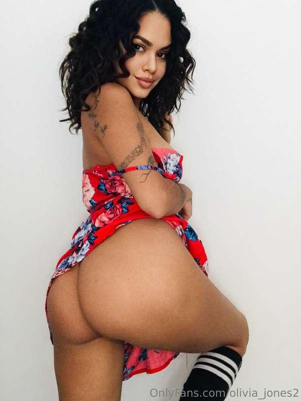 Want to see how many fingers go up my  juicy ass? 🍑

Choose ..