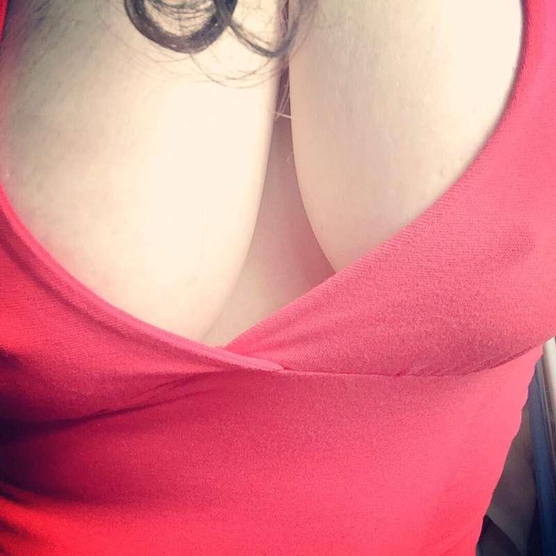 I think the 70's style halter tops suit me!