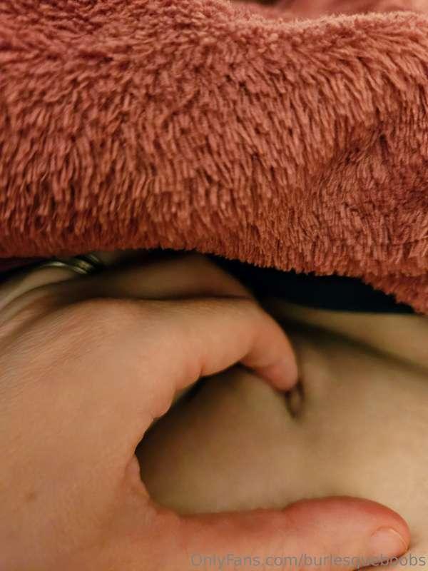 I can't sit on the sofa at night at NOT touch my pussy, it j..