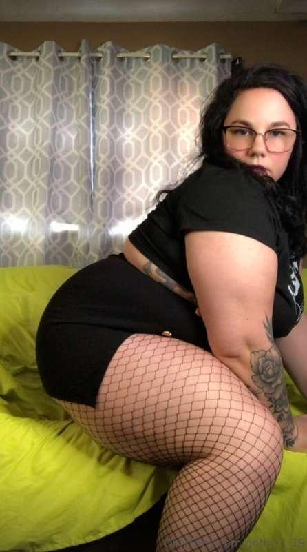 Hi! If you’re into big girls you should subscribe to my page..