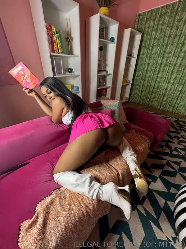 books and creampies... what more could a BITCH want?😋 barely..