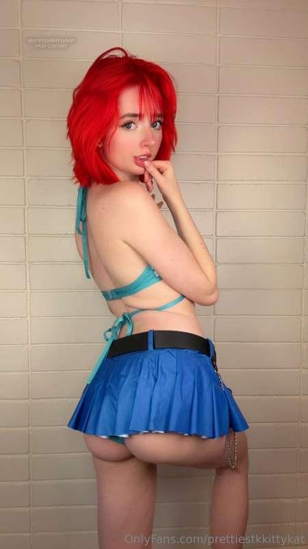 This skirt is too long, don't you agree? ✨