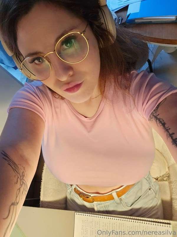 I bet I can make your day so much better… wanna see how? 😘