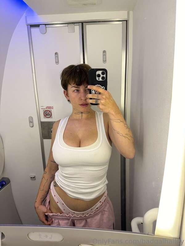 ✈️ 🩷