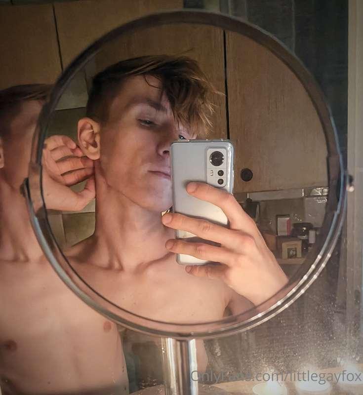 Vanity mirror