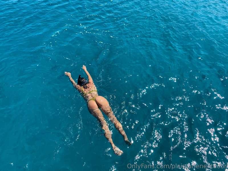 Dive into my world 💦