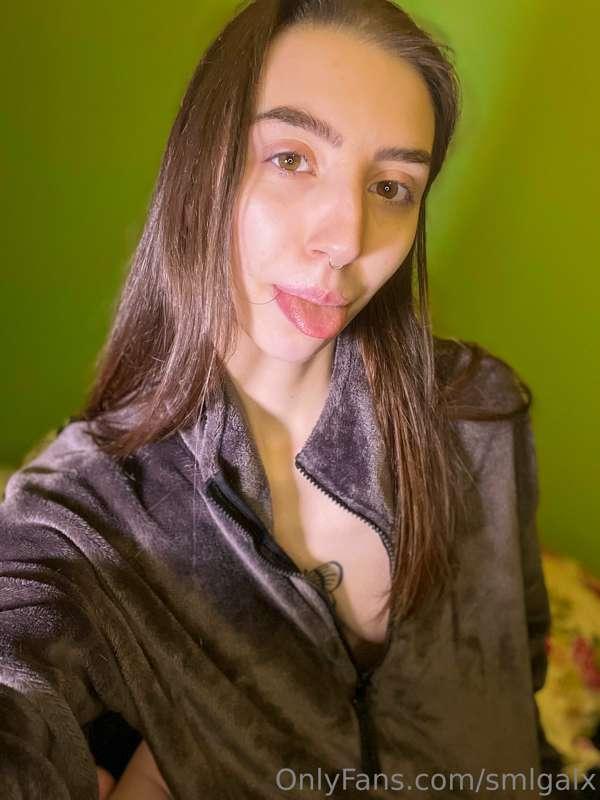 First pic ❤️ Hello 😜