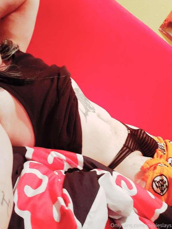 stevieslays image #0