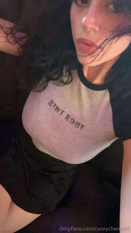 curvycherry00 image #0