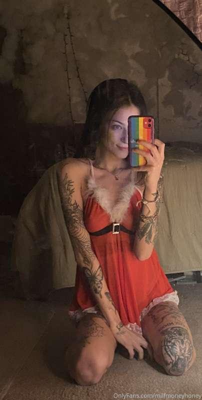 milfmoneyhoney image #0