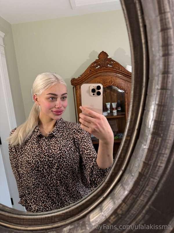 A lioness, a tigress, a leopardess😼