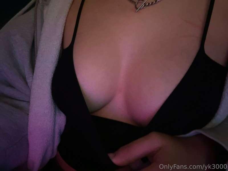 unlock for full titty pic