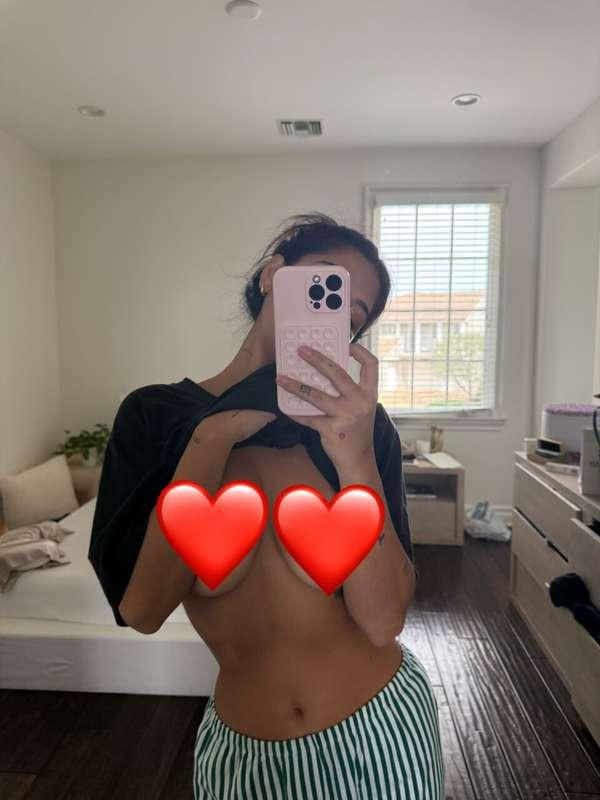 topless pics :)