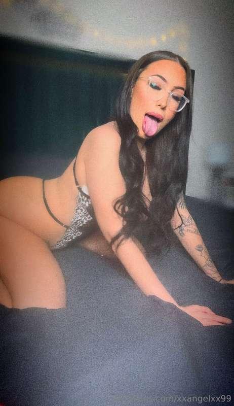 can u keep a secret? i fantasize about sucking cock daily.. ..