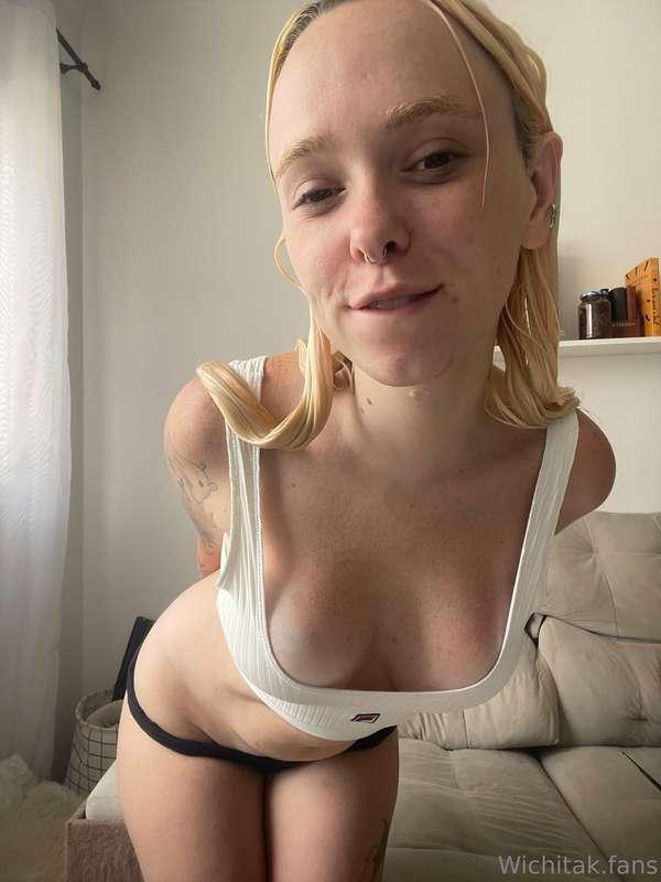 Hey! A little help here 👉👈
How many times do u wanna see me ..