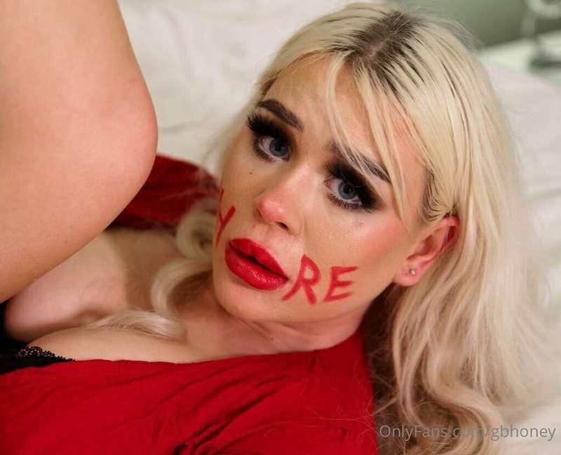 Buy your favourite whore birthday presents 🥰 if you want to ..