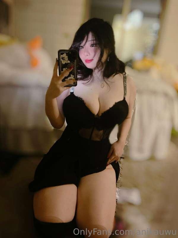 going out tonight but not before taking a buuunch of spicy p..