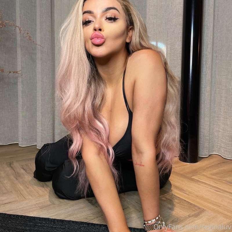 ˜”*°•.˜”*°• Where do you want this kiss? •°*”˜.•°*”˜