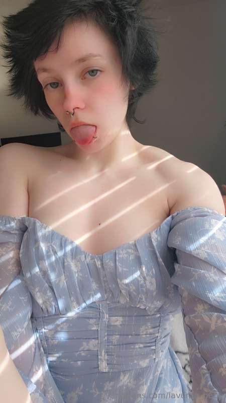 Oops I dropped something hehe 💖✨️Dm me for explicit version ..