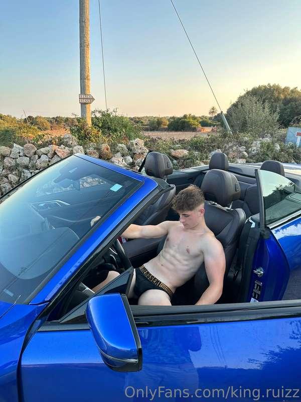 Captivated by the curves of the road and the car 🛤🚗