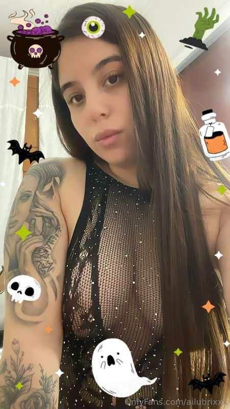 This bitch is very hot, she is willing to do anything to ple..