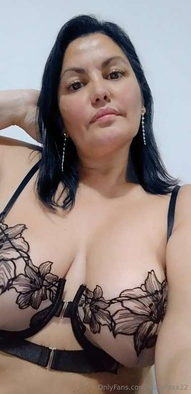 Put me on my knees without saying anything, grab my hair tig..