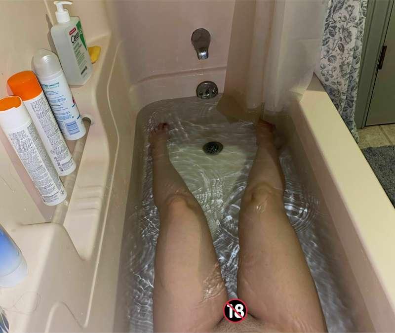 Okay, you guys wanted it. Here’s most of the bathtub picture..