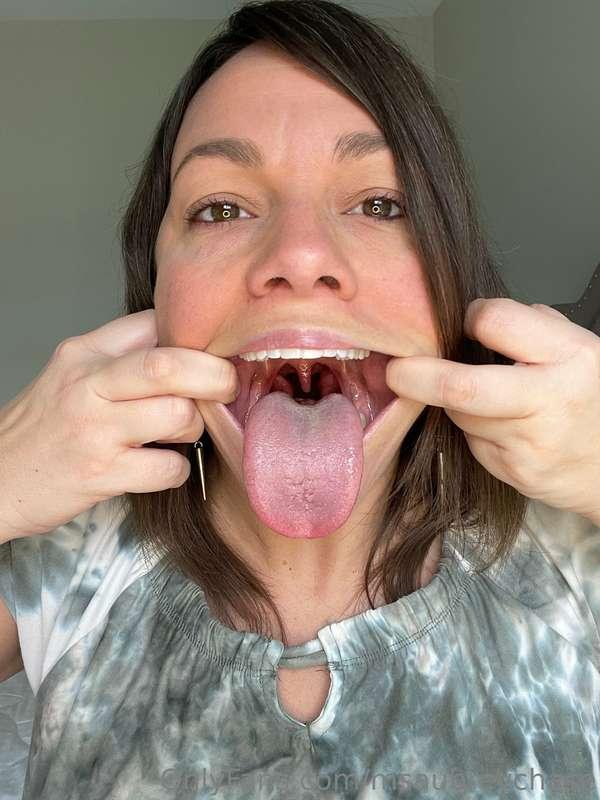 wanna stretch out my mouth?
