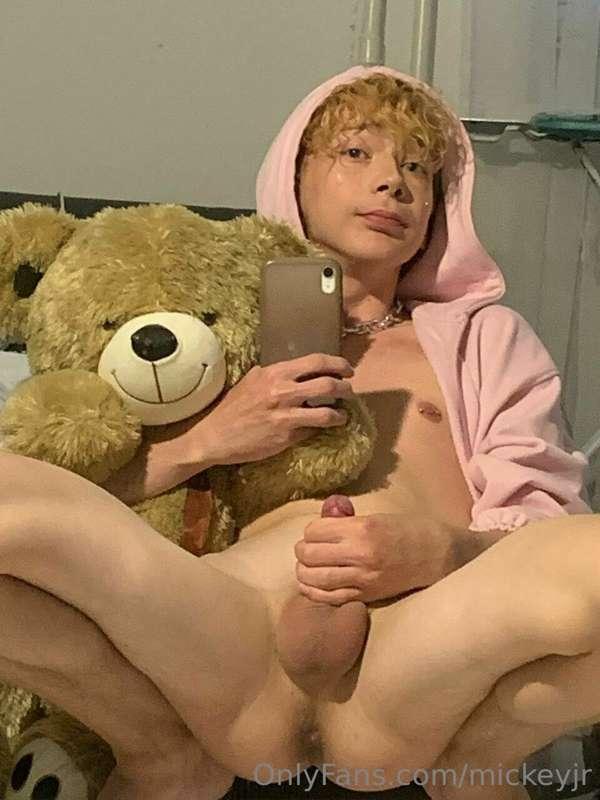 cuddles together? 😏