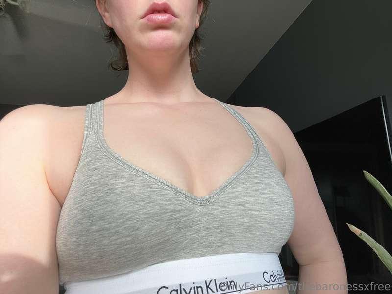 happy titty tuesday! 

to see uncensored EVERYTHING, check o..