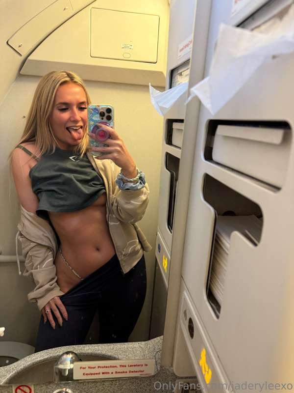Would you join the mile high club with me? ✈️🌎💕