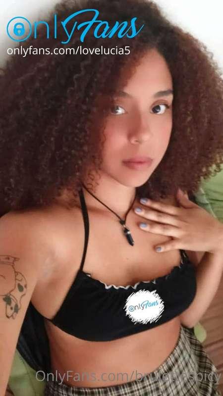 Gol follow her she's fire!