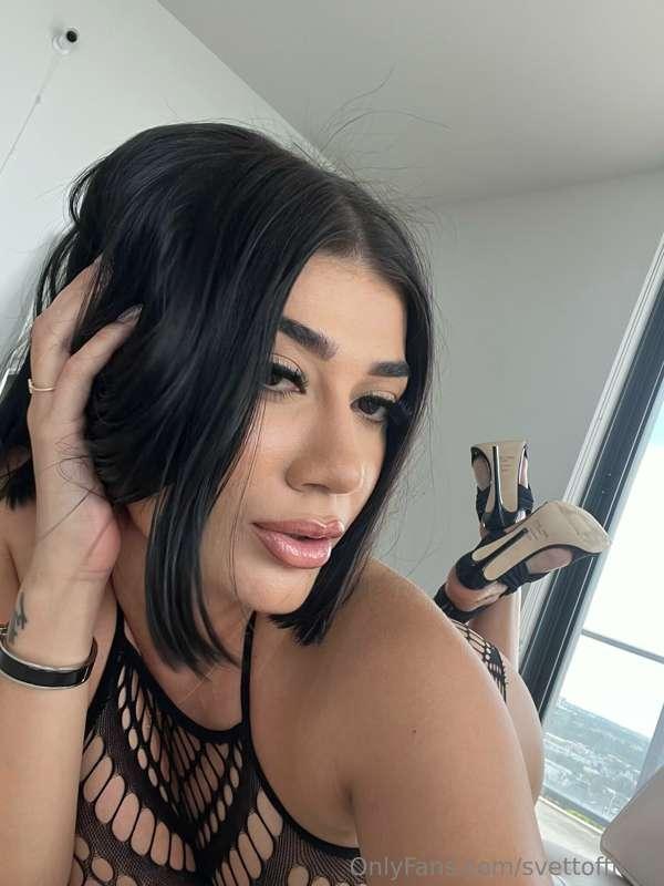 Can you help me take these heels off?👠 
I wanna show you som..