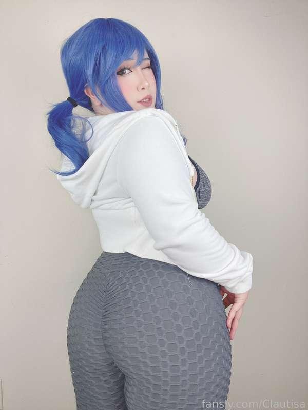 St Louis workout set turned out kinda really slutty LOL not much of a “workout” set, just really me in gym clothes LMAO
this is just a small not fully edited photo for a preview BUT I can’t wait to share it 🫣 I MIGHT (still deciding as I go through the photos) make it a PPV but a cheap one just bc I feel like it is quite spicy with the angles and the g string I’m wearing and it’s not a WHOLE lot of photos but they’re good ;) 

I’m doing another shoot today and hopefully can finish editing the Braern lingerie and St. Louis set later tonight 😤