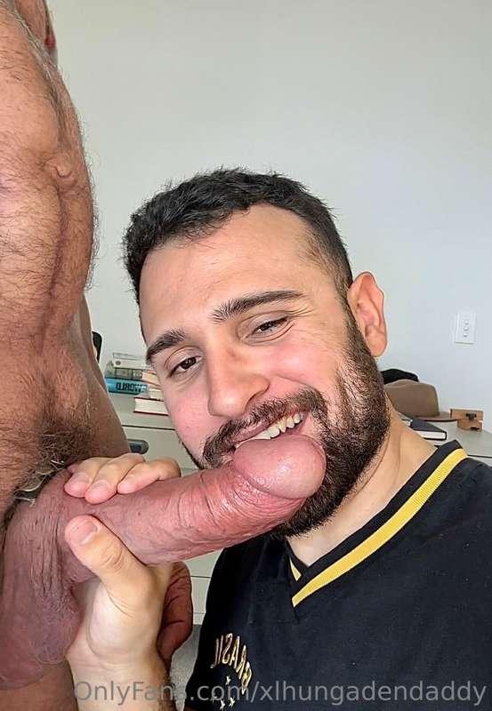 Some very sexy still shots from my cock worshipping / suckin..