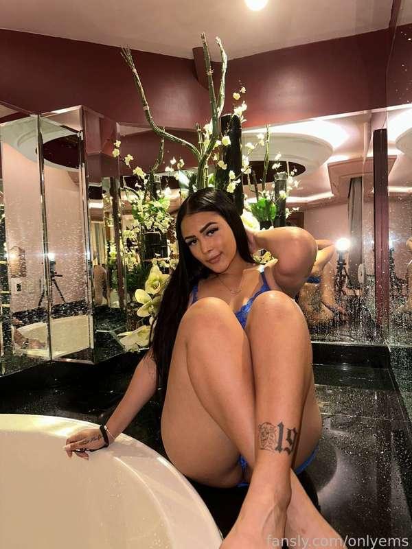 hi baby do you wanna play with me🙈🙈, im so horny🥵, i have exclusive videos and new content only for u😋, and we can do a videocall right now with 10% off ⬇️⬇️5 or 10 min⏰⏰

#anal #pussy #like #fyp #custom #ass #bigass #dick #dickrate #videocall #available #tits #like